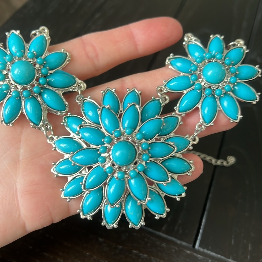 Statement Jewelry Set - Picture 10 of 11